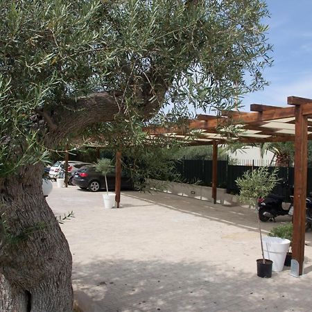 Baia Degli Ulivi Apartments 切法卢 外观 照片