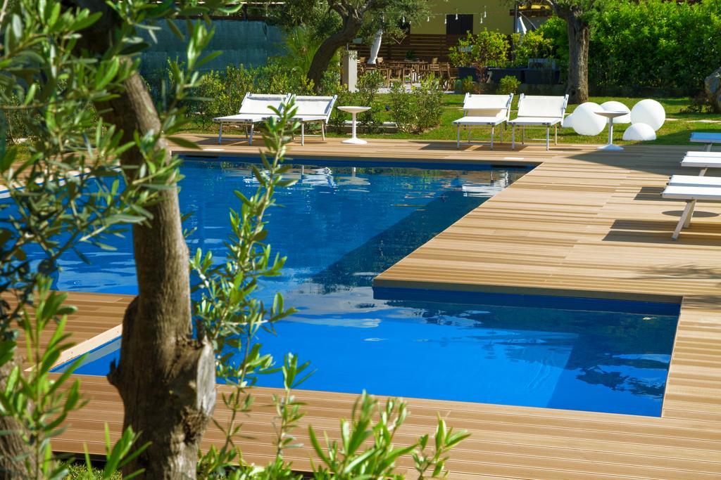 Baia Degli Ulivi Apartments 切法卢 外观 照片