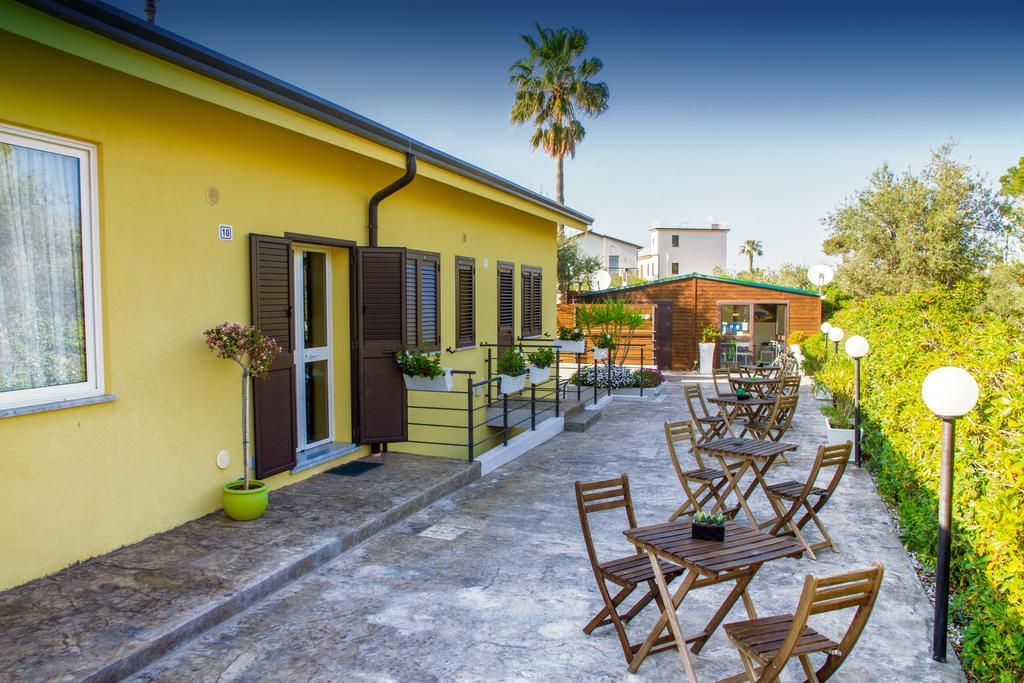Baia Degli Ulivi Apartments 切法卢 外观 照片