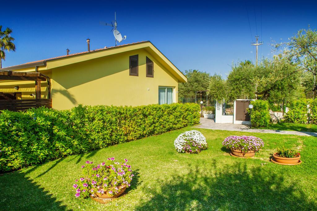 Baia Degli Ulivi Apartments 切法卢 外观 照片