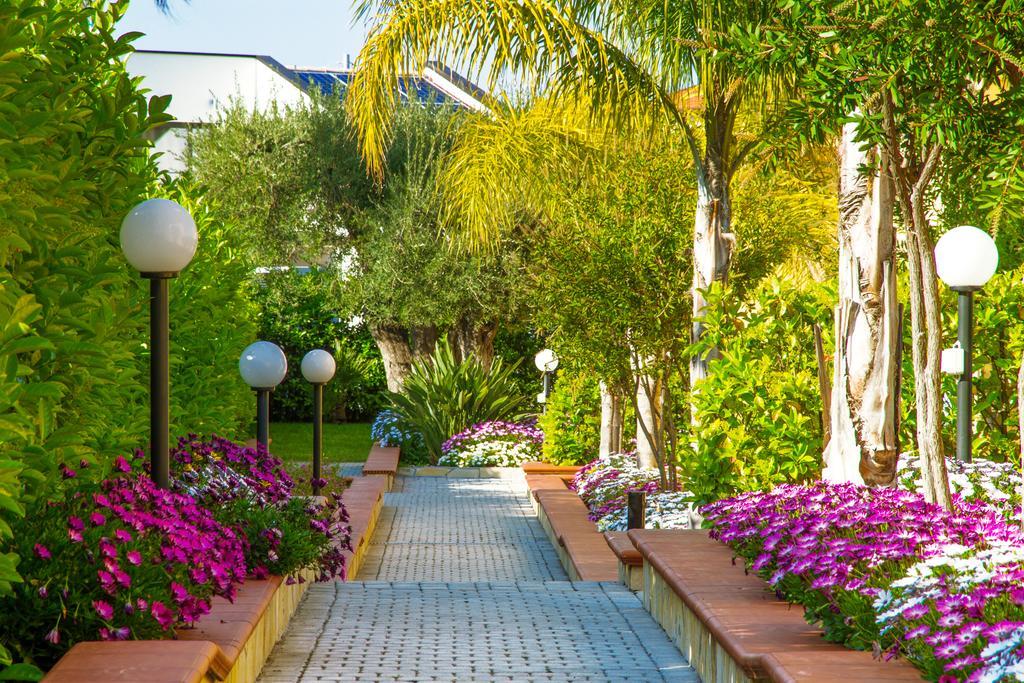 Baia Degli Ulivi Apartments 切法卢 外观 照片