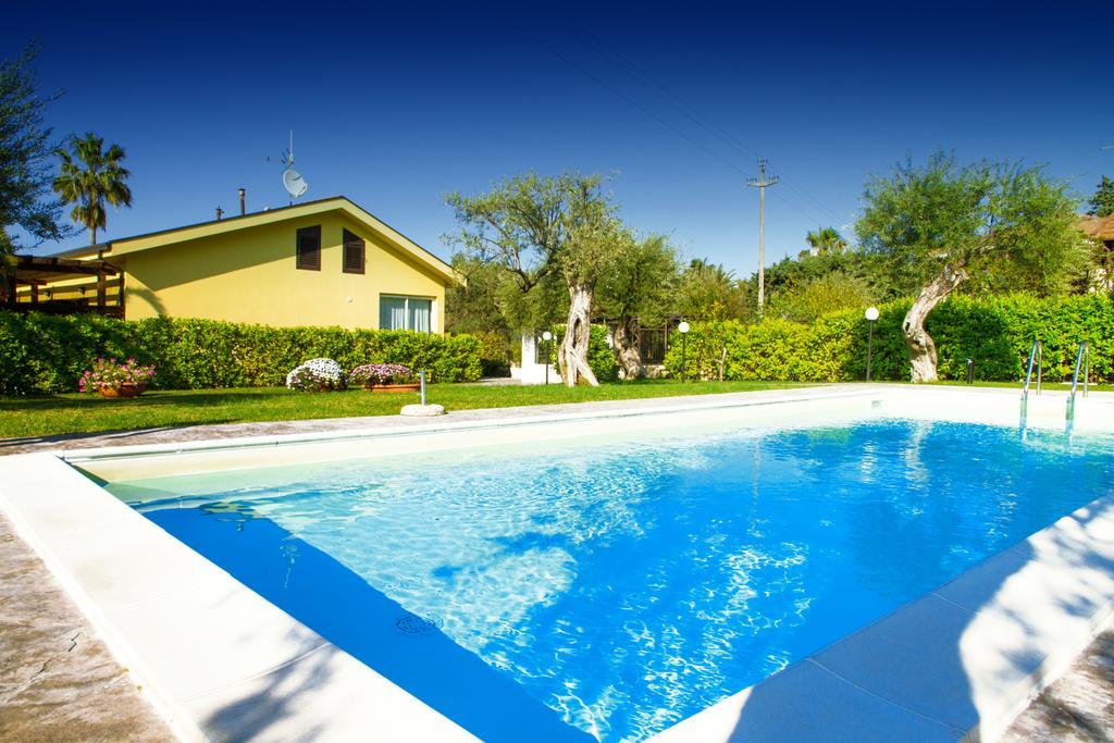 Baia Degli Ulivi Apartments 切法卢 外观 照片